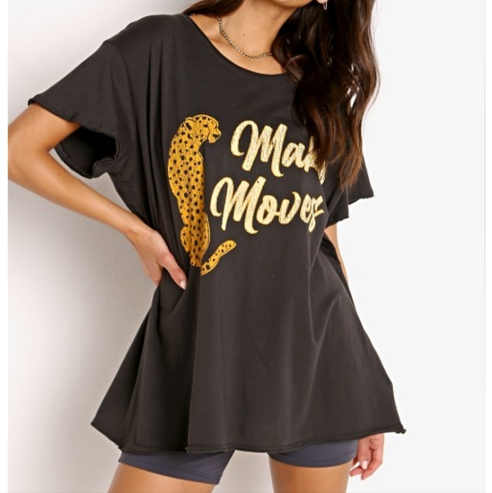 MuMu Making Moves tee